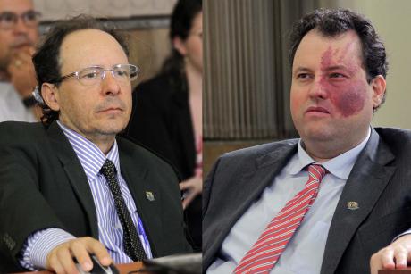 #PraCegoVer: Foto-montagem mostra o vereador Henrique Conti à esquerda e o vereador Veiga à direita. Ambos estão sentados em seus lugares no plenário.