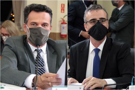 #PraCegoVer: Montagem mostra fotos dos vereadores Giba e Secafim em suas tribunas durante a sessão da Câmara. Eles usam máscaras e olham para frente. 