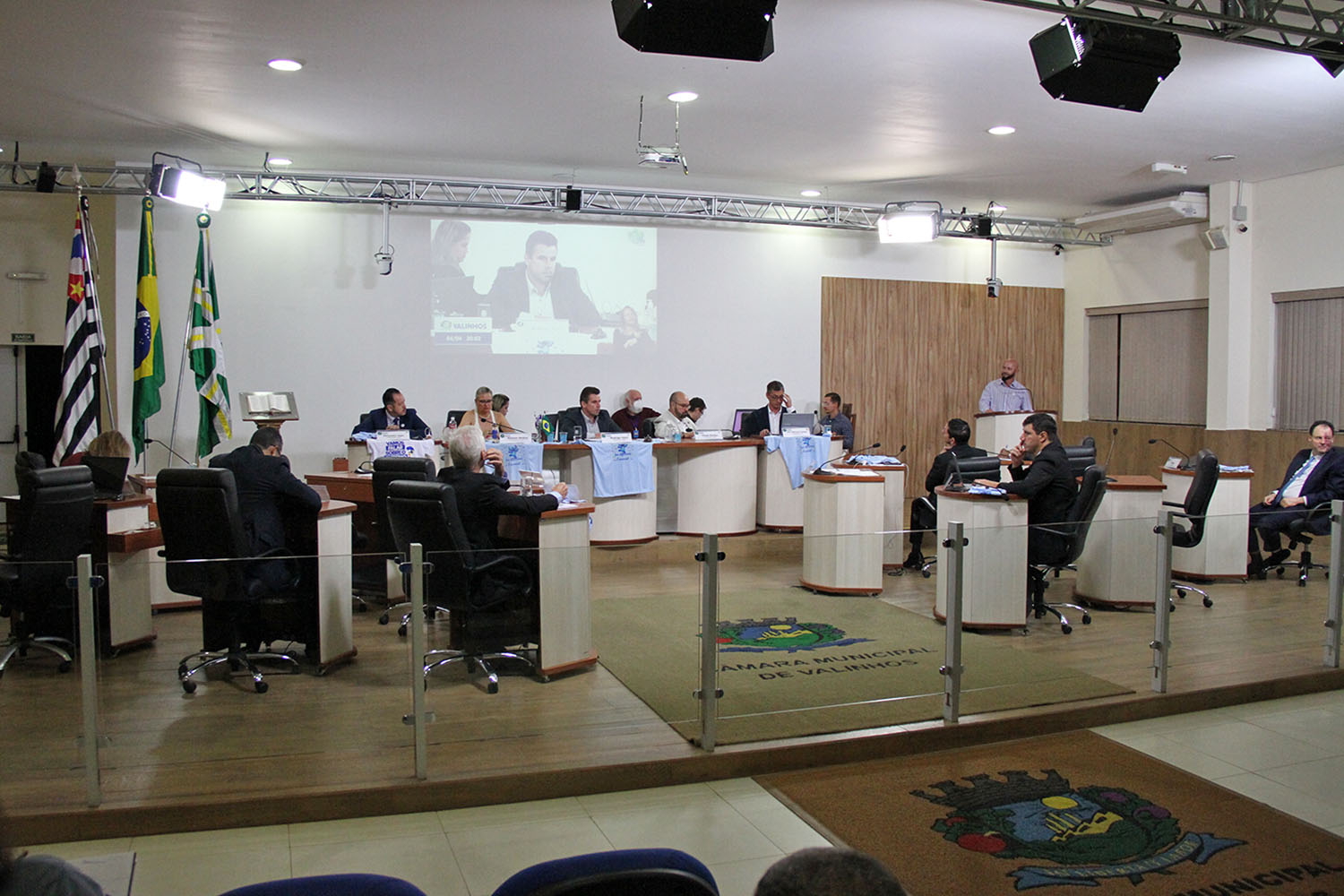 #PraCegoVer: foto mostra o plenário da Câmara, com os vereadores sentados em seus lugares.